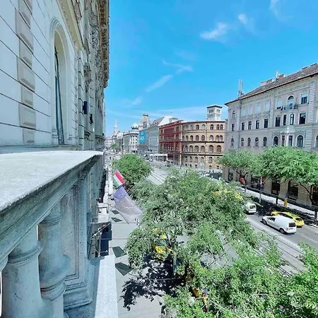 5 Downtown Vintage With Balcony * Budapeste