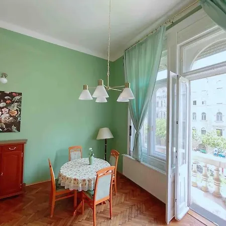 Appartamento 5 Downtown Vintage With Balcony