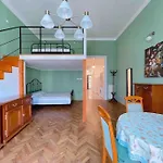 5 Downtown Vintage With Balcony * 布达佩斯