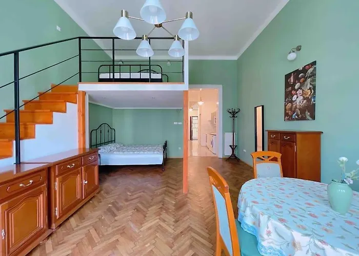 5 Downtown Vintage With Balcony * 부다페스트