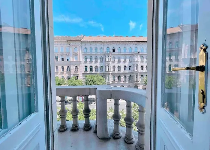 Appartamento 5 Downtown Vintage With Balcony Budapest